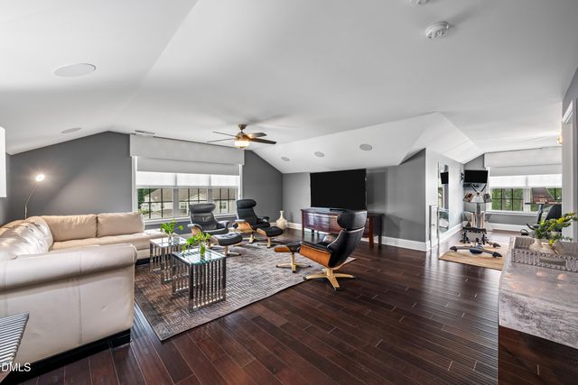 2817 Flora Oaks Way, Apex, NC 27523