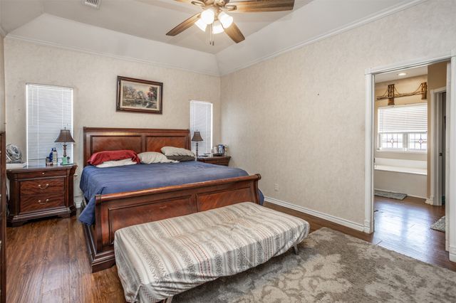 908 Wheeler Creek Drive, Gainesville, TX 76240