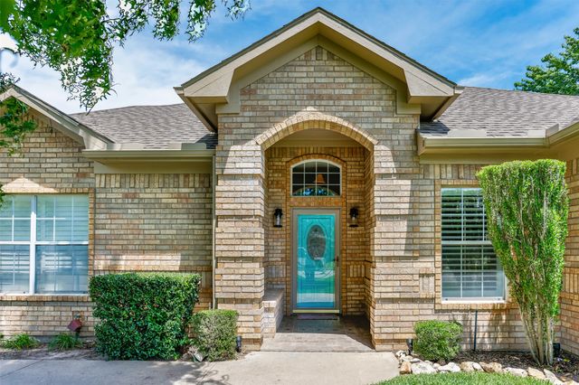 908 Wheeler Creek Drive, Gainesville, TX 76240