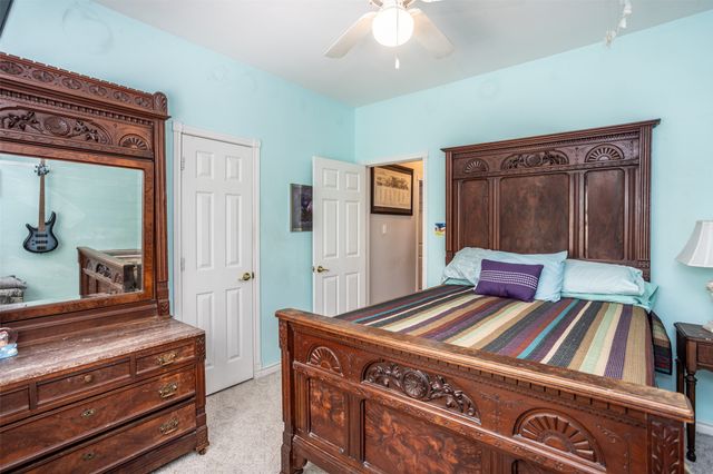 908 Wheeler Creek Drive, Gainesville, TX 76240