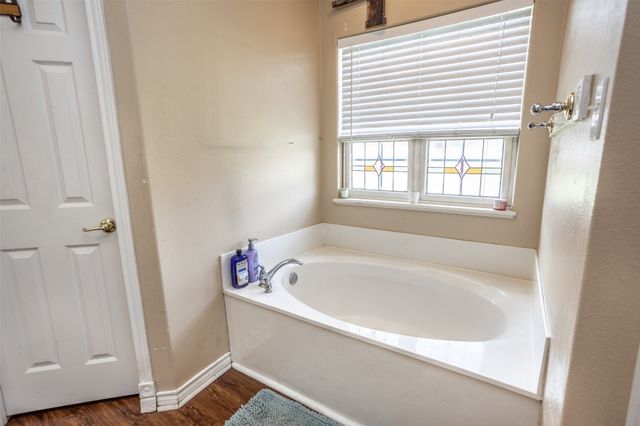 908 Wheeler Creek Drive, Gainesville, TX 76240