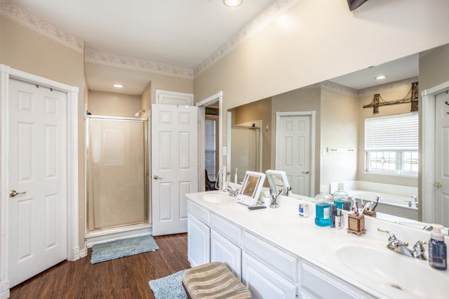 908 Wheeler Creek Drive, Gainesville, TX 76240
