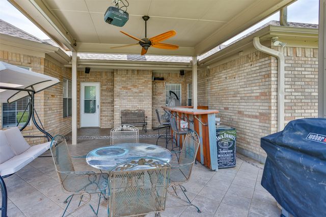 908 Wheeler Creek Drive, Gainesville, TX 76240