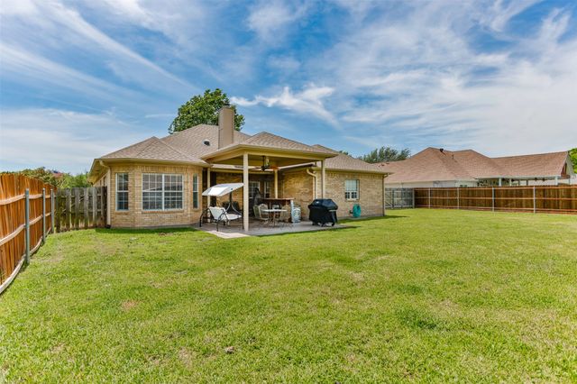 908 Wheeler Creek Drive, Gainesville, TX 76240