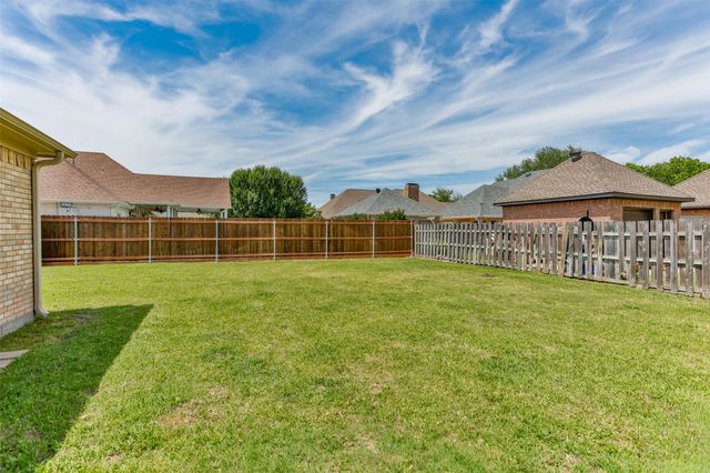 908 Wheeler Creek Drive, Gainesville, TX 76240