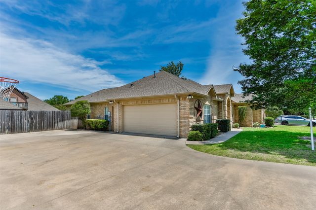 908 Wheeler Creek Drive, Gainesville, TX 76240