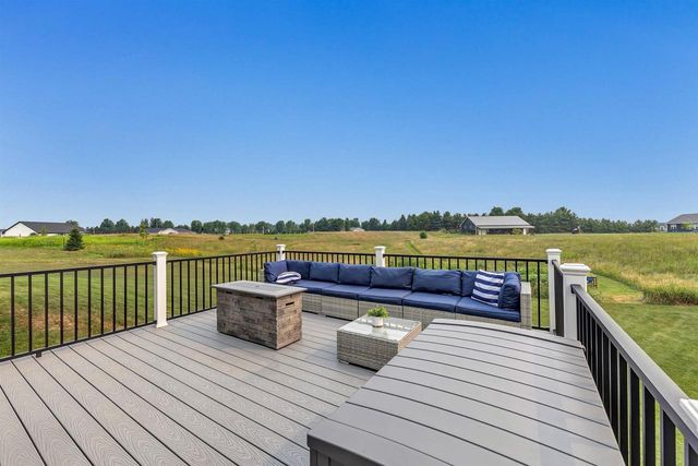 7542 HIGHLAND MEADOW COURT, Pulaski, WI 54162