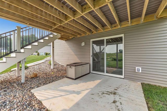 7542 HIGHLAND MEADOW COURT, Pulaski, WI 54162