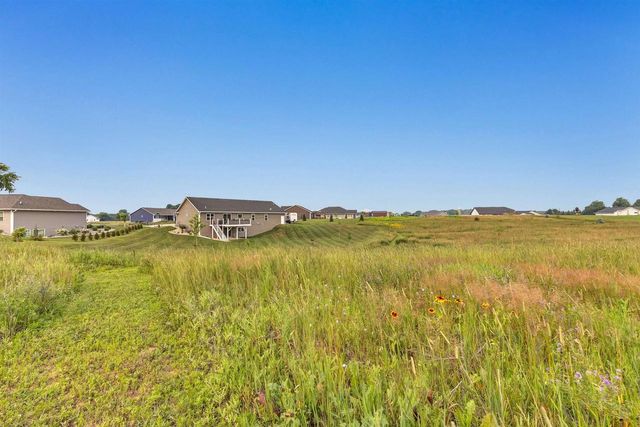 7542 HIGHLAND MEADOW COURT, Pulaski, WI 54162
