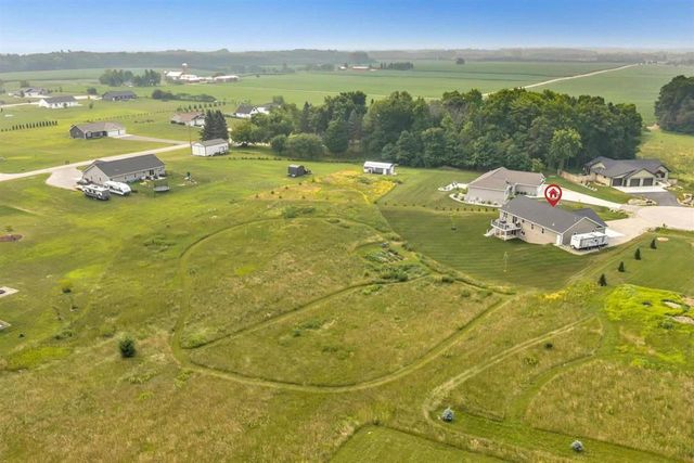 7542 HIGHLAND MEADOW COURT, Pulaski, WI 54162