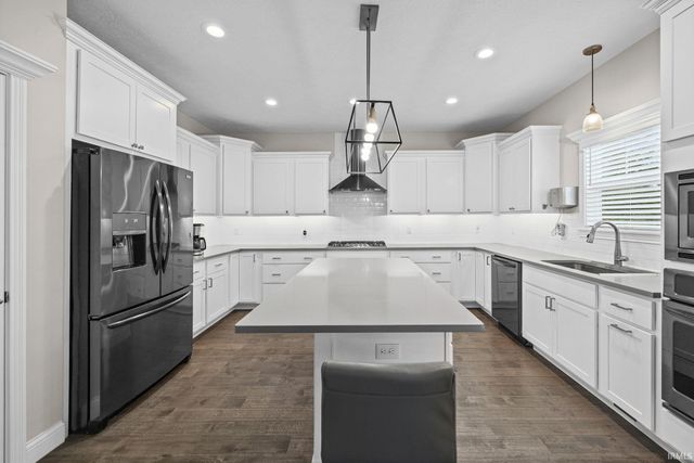 1073 Chesapeake Pointe Drive, Lafayette, IN 47909