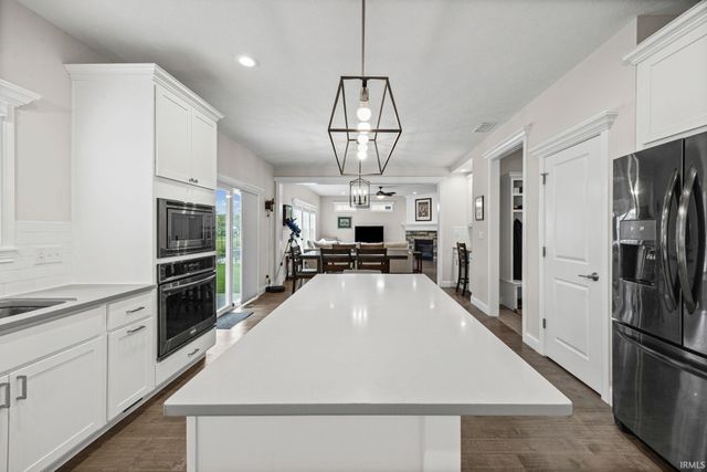 1073 Chesapeake Pointe Drive, Lafayette, IN 47909