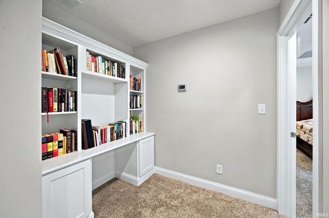 1073 Chesapeake Pointe Drive, Lafayette, IN 47909