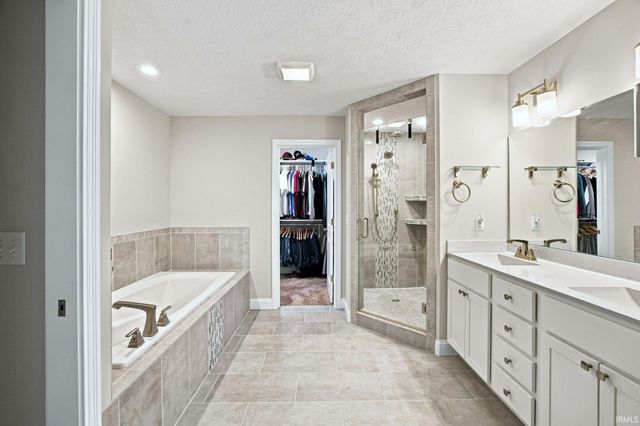 1073 Chesapeake Pointe Drive, Lafayette, IN 47909