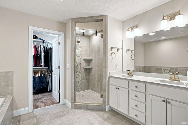 1073 Chesapeake Pointe Drive, Lafayette, IN 47909