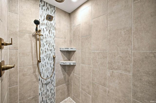 1073 Chesapeake Pointe Drive, Lafayette, IN 47909