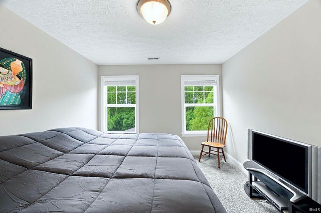 1073 Chesapeake Pointe Drive, Lafayette, IN 47909