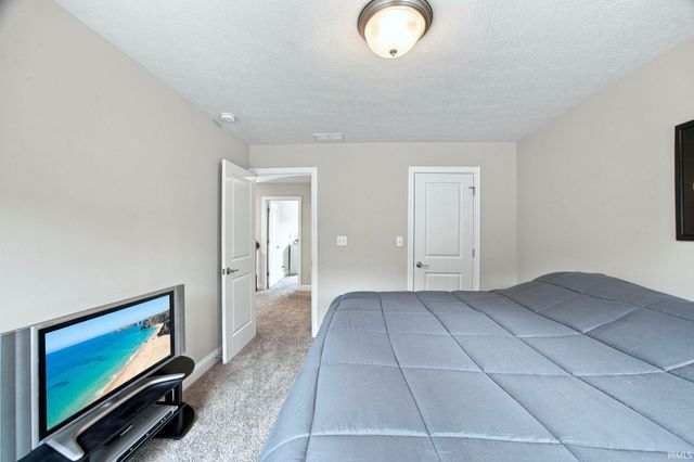 1073 Chesapeake Pointe Drive, Lafayette, IN 47909
