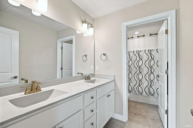 1073 Chesapeake Pointe Drive, Lafayette, IN 47909