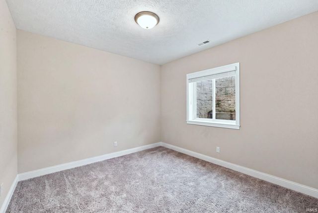 1073 Chesapeake Pointe Drive, Lafayette, IN 47909