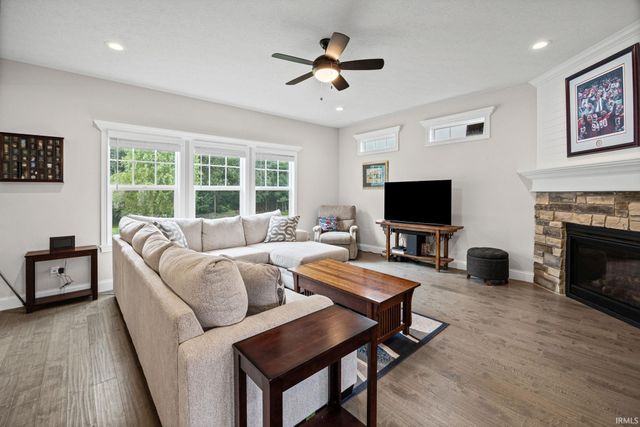 1073 Chesapeake Pointe Drive, Lafayette, IN 47909