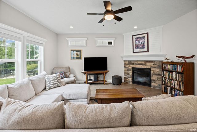 1073 Chesapeake Pointe Drive, Lafayette, IN 47909