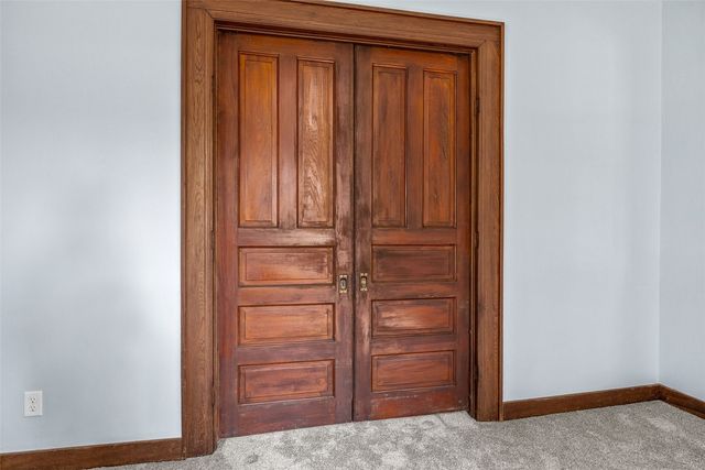 1806 8th Ave, Belle Plaine, IA 52208
