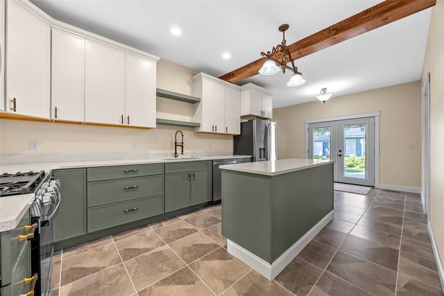 1806 8th Ave, Belle Plaine, IA 52208