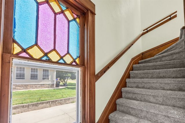 1806 8th Ave, Belle Plaine, IA 52208