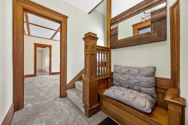 1806 8th Ave, Belle Plaine, IA 52208