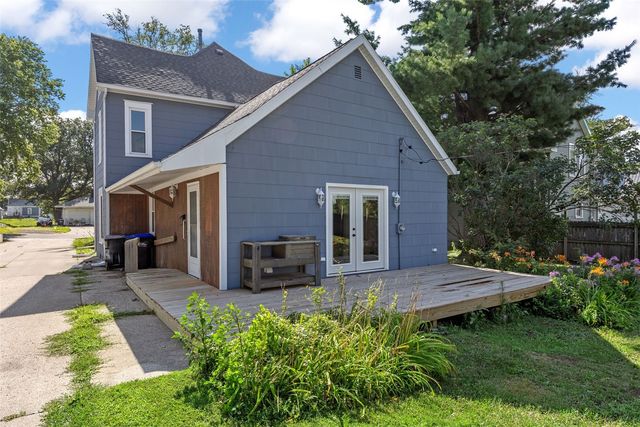 1806 8th Ave, Belle Plaine, IA 52208