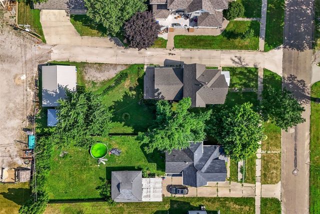 1806 8th Ave, Belle Plaine, IA 52208