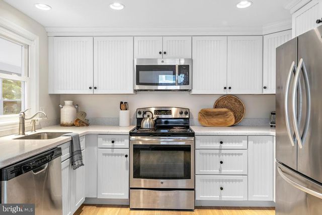 424 IROQUOIS AVE, Beach Haven, NJ 08008