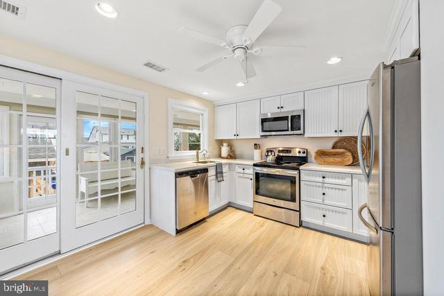 424 IROQUOIS AVE, Beach Haven, NJ 08008