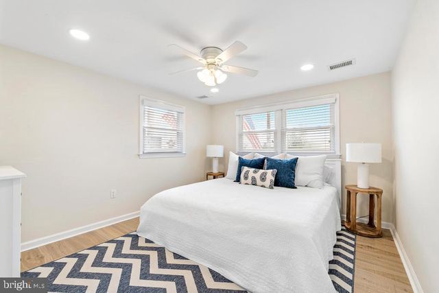 424 IROQUOIS AVE, Beach Haven, NJ 08008