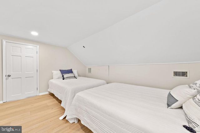 424 IROQUOIS AVE, Beach Haven, NJ 08008