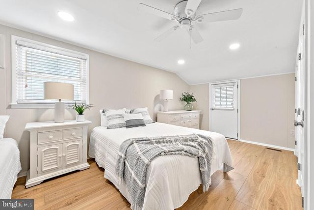 424 IROQUOIS AVE, Beach Haven, NJ 08008