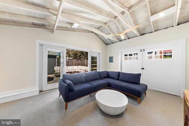 424 IROQUOIS AVE, Beach Haven, NJ 08008