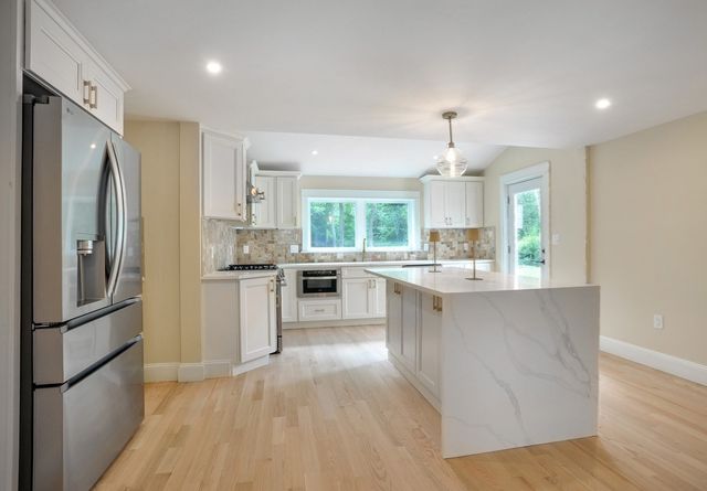 40 Beechwood Street, Cohasset, MA 02025
