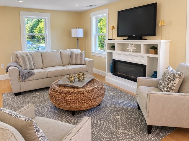 40 Beechwood Street, Cohasset, MA 02025