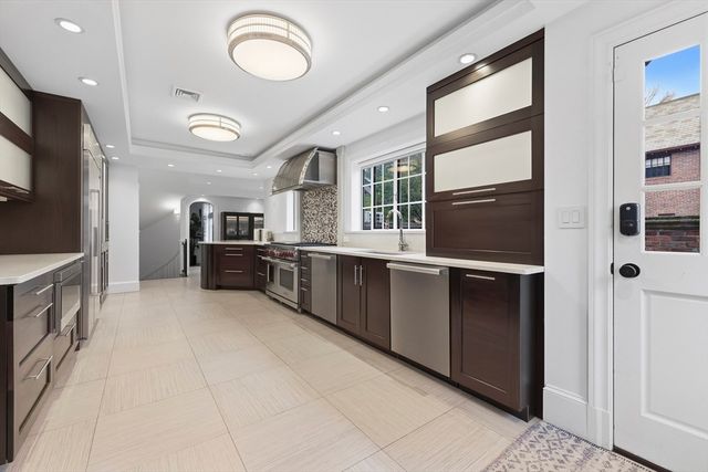 98 Carlton St, Brookline, MA 02446