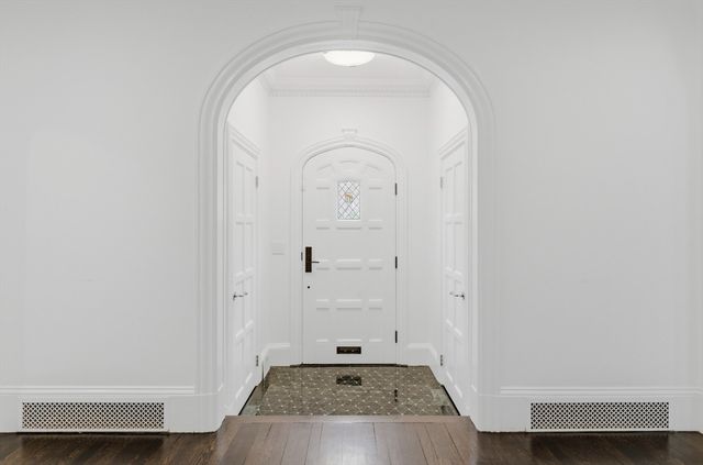 98 Carlton St, Brookline, MA 02446