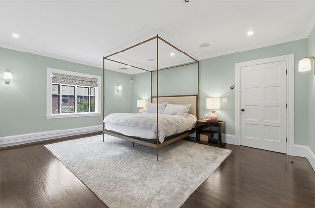 98 Carlton St, Brookline, MA 02446