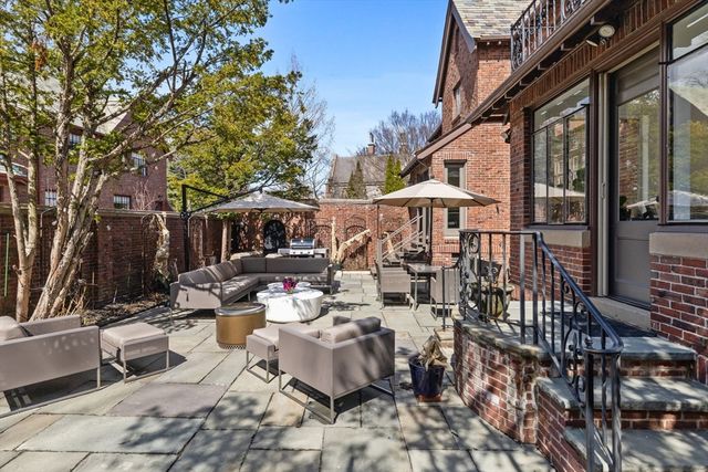 98 Carlton St, Brookline, MA 02446