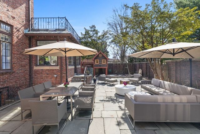 98 Carlton St, Brookline, MA 02446