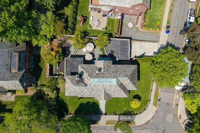 98 Carlton St, Brookline, MA 02446