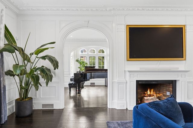 98 Carlton St, Brookline, MA 02446