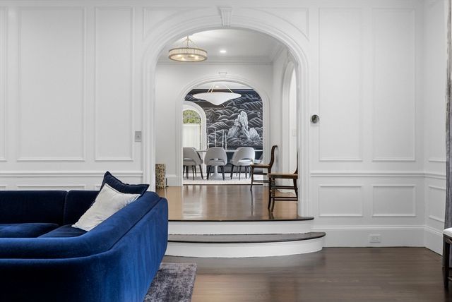 98 Carlton St, Brookline, MA 02446