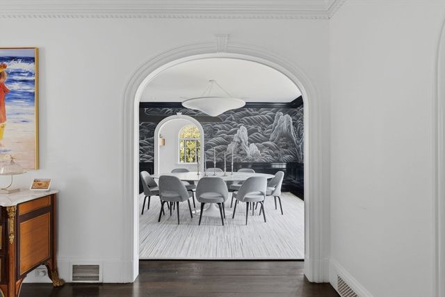 98 Carlton St, Brookline, MA 02446