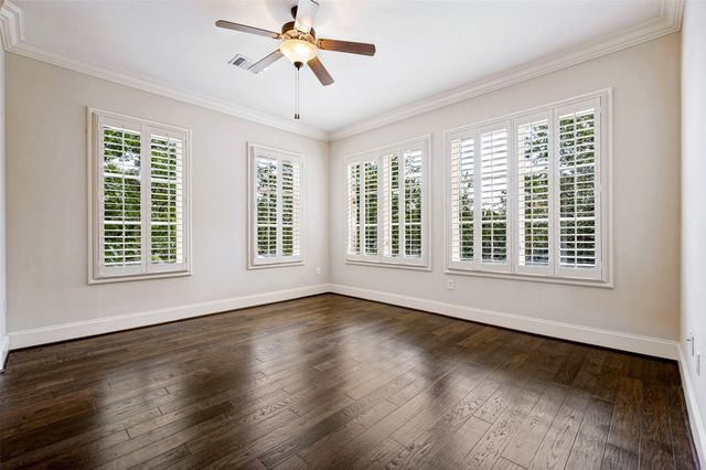 8505 Edgemere Road 202, Dallas, TX 75225